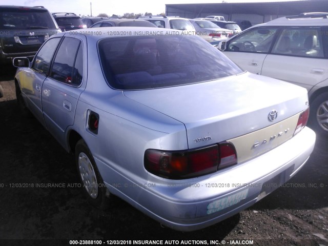 JT2BG12K1T0370217 - 1996 TOYOTA CAMRY DX/LE/XLE SILVER photo 3