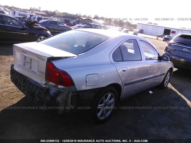 YV1RS61R722097698 - 2002 VOLVO S60 SILVER photo 4