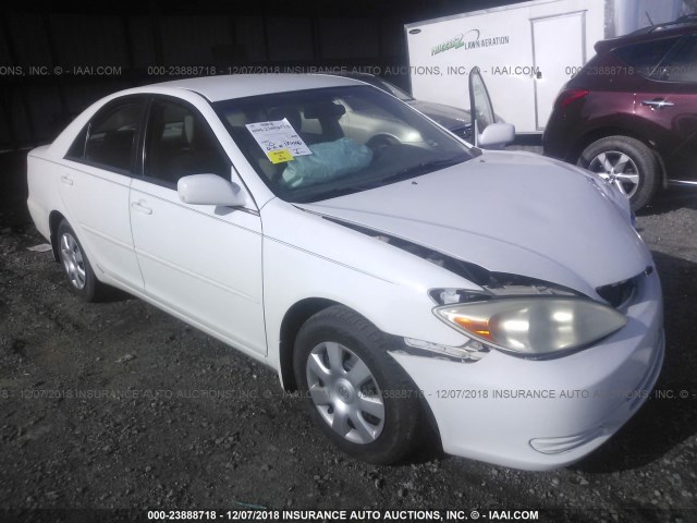 4T1BE32K13U241455 - 2003 TOYOTA CAMRY LE/XLE/SE WHITE photo 1