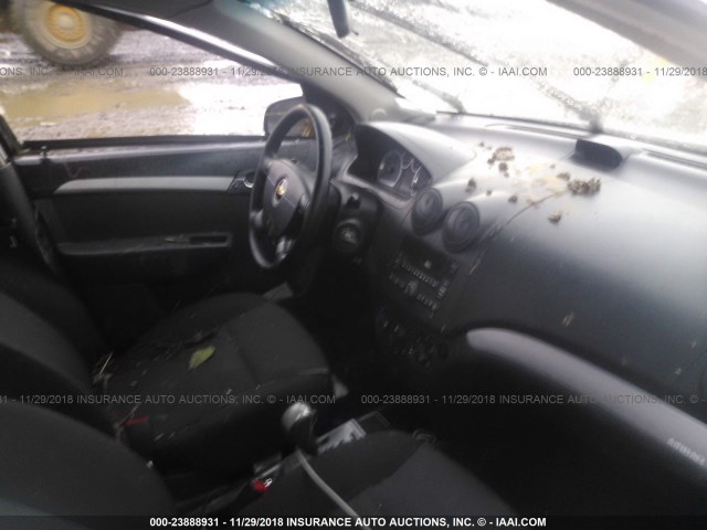 KL1TD5DE8AB129380 - 2010 CHEVROLET AVEO LS/LT თეთრი ფოტო 5