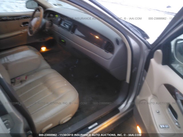 1LNFM81WXWY644630 - 1998 LINCOLN TOWN CAR EXECUTIVE TAN photo 5