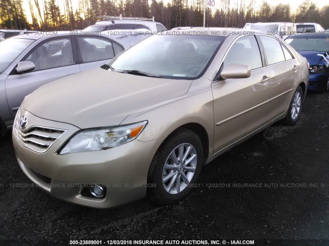 4T1BK3EKXBU614883 - 2011 TOYOTA CAMRY SE/LE/XLE GOLD photo 2