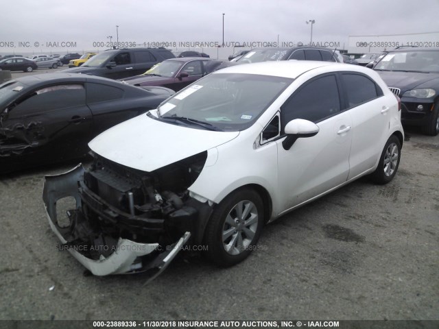 KNADN5A35E6356020 - 2014 KIA RIO EX WHITE photo 2