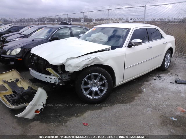 2C3CA5CV4AH241740 - 2010 CHRYSLER 300 TOURING WHITE photo 2