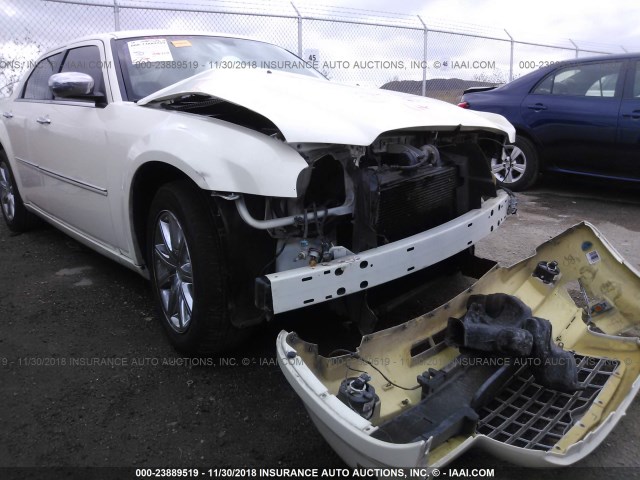 2C3CA5CV4AH241740 - 2010 CHRYSLER 300 TOURING WHITE photo 6