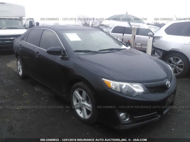 4T1BF1FK4EU749188 - 2014 TOYOTA CAMRY L/SE/LE/XLE 黑色 照片 1