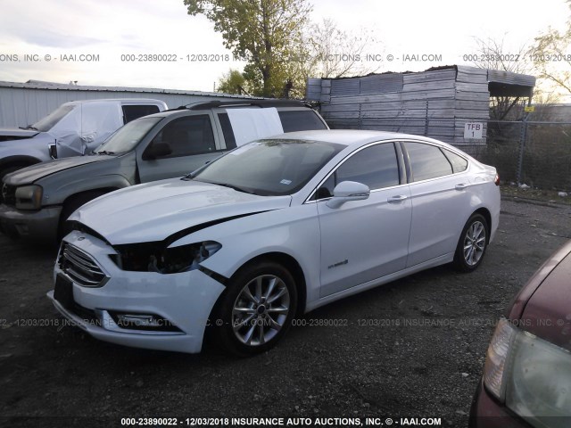 3FA6P0LU7HR257677 - 2017 FORD FUSION SE HYBRID WHITE photo 2