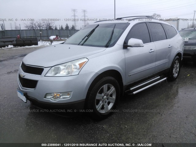 1GNLRFED6AS132565 - 2010 CHEVROLET TRAVERSE LT SILVER photo 2