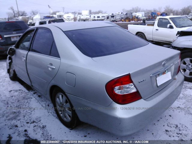 4T1BE32K93U218909 - 2003 TOYOTA CAMRY LE/XLE/SE SILVER photo 3