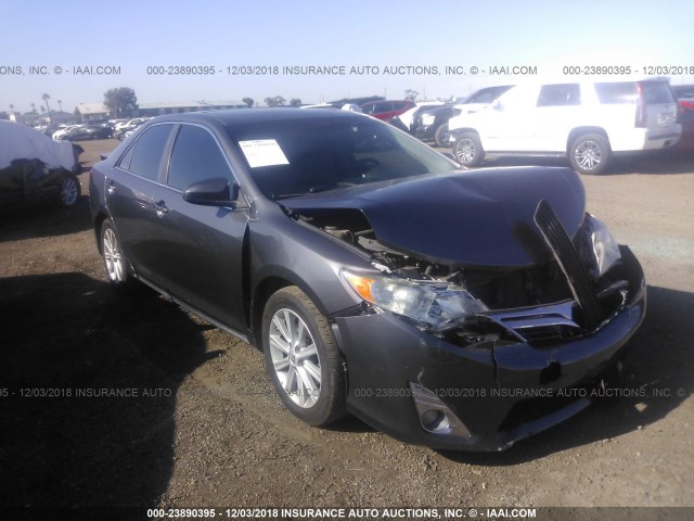 4T4BF1FK4CR175405 - 2012 TOYOTA CAMRY SE/LE/XLE 灰色 照片 1