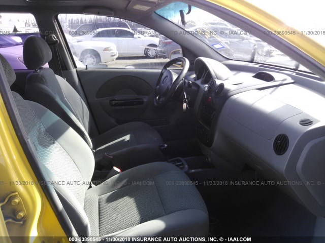 KL1TJ62694B267590 - 2004 CHEVROLET AVEO LS YELLOW photo 5