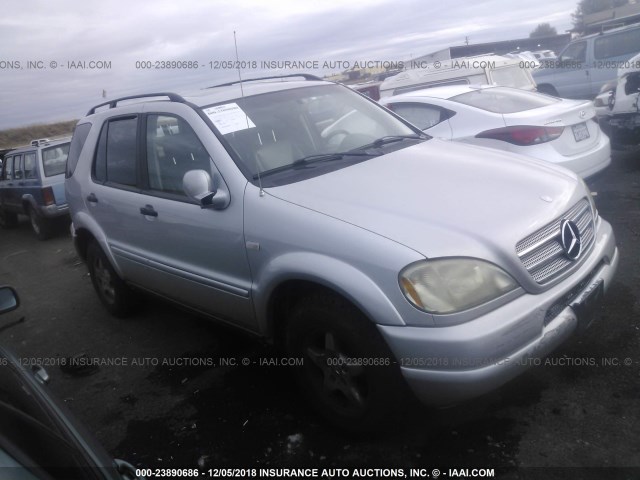 4JGAB54E8XA139469 - 1999 MERCEDES-BENZ ML 320 SILVER photo 1