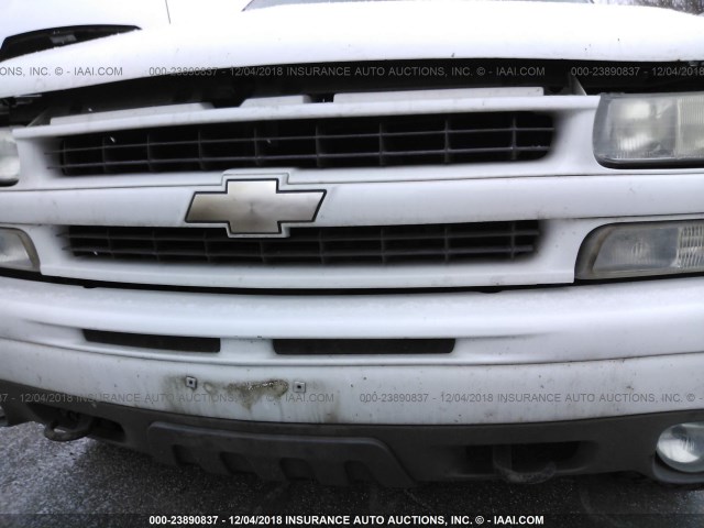 1GNEK13T01R184341 - 2001 CHEVROLET TAHOE K1500 WHITE photo 6