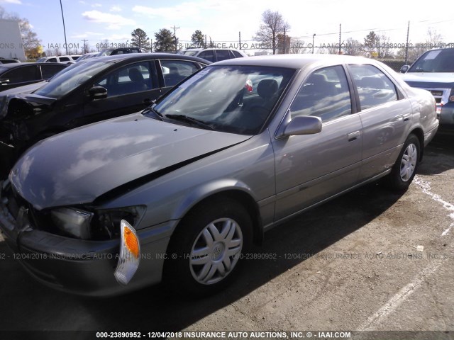 JT2BF22K110303588 - 2001 TOYOTA CAMRY CE/LE/XLE GOLD photo 2