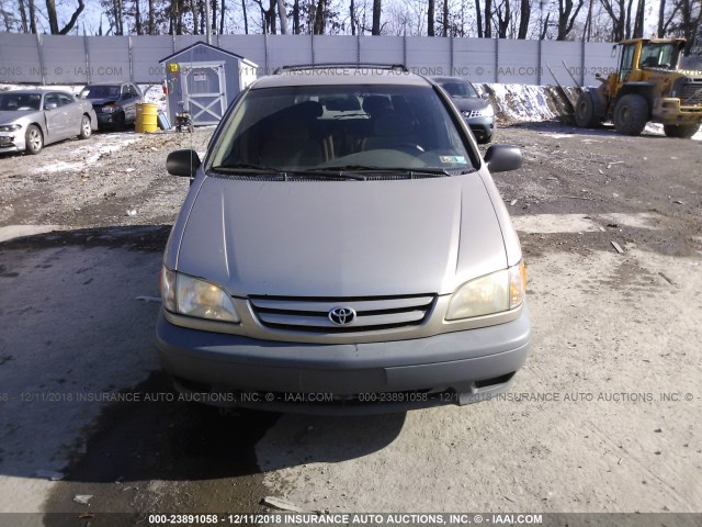 4T3ZF13CX2U470262 - 2002 TOYOTA SIENNA LE/XLE GOLD photo 6