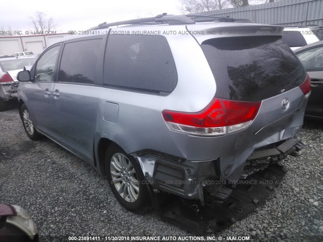 5TDYK3DC3ES502427 - 2014 TOYOTA SIENNA XLE/LIMITED SILVER photo 3