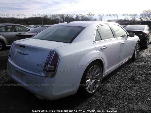 2C3CCAPT5CH256472 - 2012 CHRYSLER 300C LUXURY WHITE photo 4