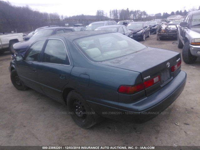 4T1BG22K2VU785731 - 1997 TOYOTA CAMRY CE/LE/XLE GREEN photo 3