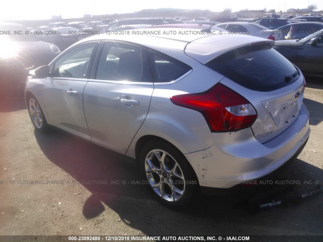 1FAHP3N28CL403016 - 2012 FORD FOCUS TITANIUM SILVER photo 3