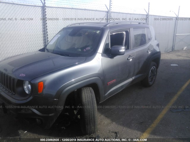 ZACCJBCT2GPE30063 - 2016 JEEP RENEGADE TRAILHAWK GRAY photo 2