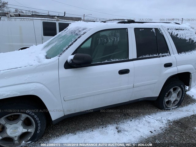 1GNDS13S662329207 - 2006 CHEVROLET TRAILBLAZER LS/LT WHITE photo 6