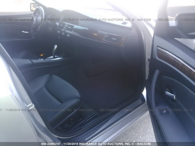 WBAPT73528CX00079 - 2008 BMW 535 XI SILVER photo 5