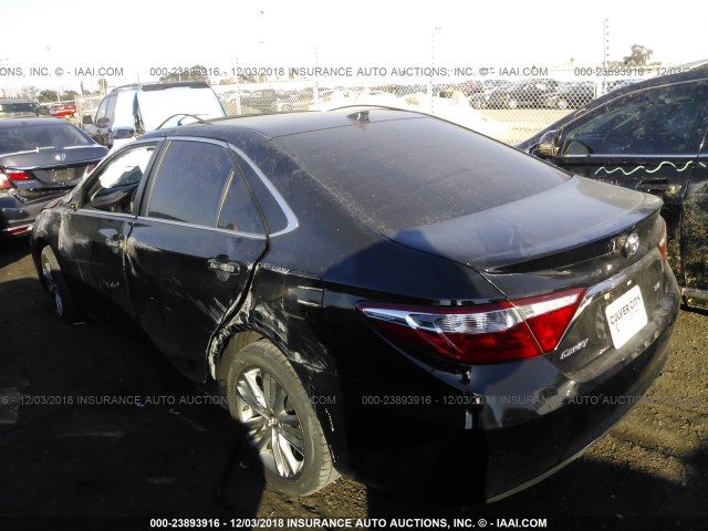 4T1BF1FKXHU326913 - 2017 TOYOTA CAMRY LE/XLE/SE/XSE BLACK photo 3