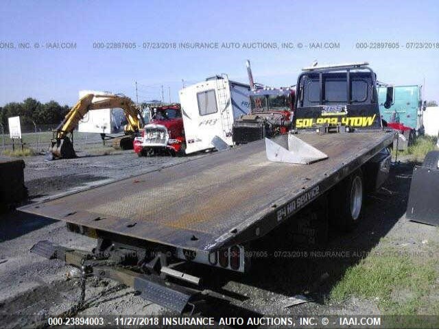 2NPLHM6X29M780285 - 2009 PETERBILT 335 BLACK photo 4