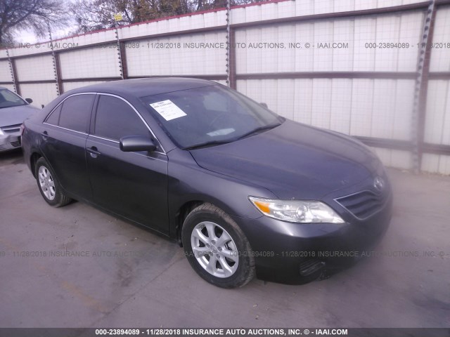 4T4BF3EK4BR214537 - 2011 TOYOTA CAMRY GRAY photo 1