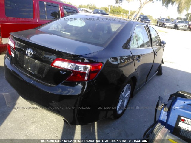 4T1BF1FK1CU598419 - 2012 TOYOTA CAMRY SE/LE/XLE BLACK photo 4