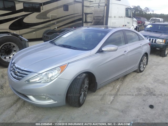 5NPEC4AB1DH572255 - 2013 HYUNDAI SONATA SE/LIMITED SILVER photo 2