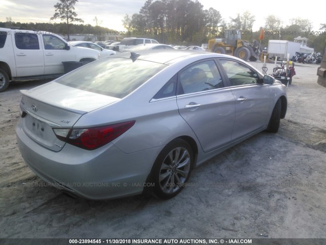 5NPEC4AB1DH572255 - 2013 HYUNDAI SONATA SE/LIMITED SILVER photo 4