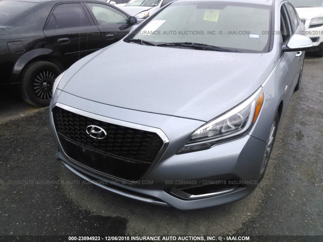 KMHE24L13GA015538 - 2016 HYUNDAI SONATA HYBRID/SE GRAY photo 6