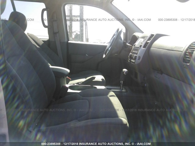 1N6AD0EV7JN746640 - 2018 NISSAN FRONTIER S/SV/SL/PRO-4X SILVER photo 5