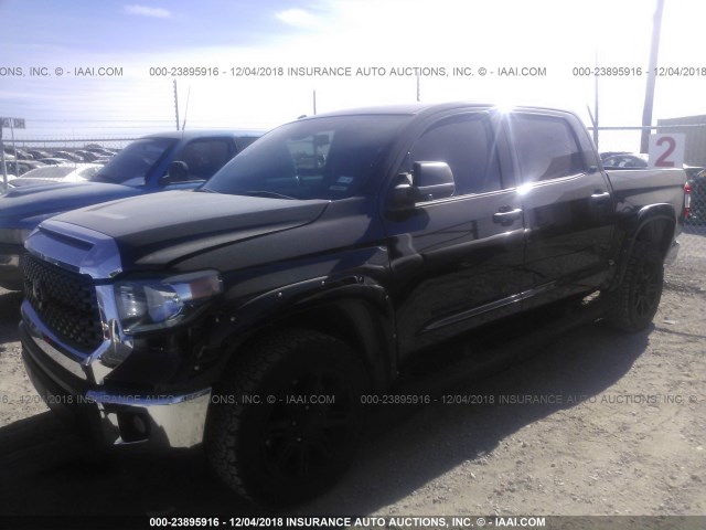 5TFEM5F18JX128308 - 2018 TOYOTA TUNDRA CREWMAX SR5 BLACK photo 2