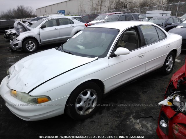 1G3WS52K3WF366315 - 1998 OLDSMOBILE INTRIGUE GL WHITE photo 2