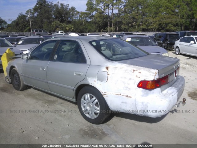 JT2BG22K810598105 - 2001 TOYOTA CAMRY CE/LE/XLE SILVER photo 3