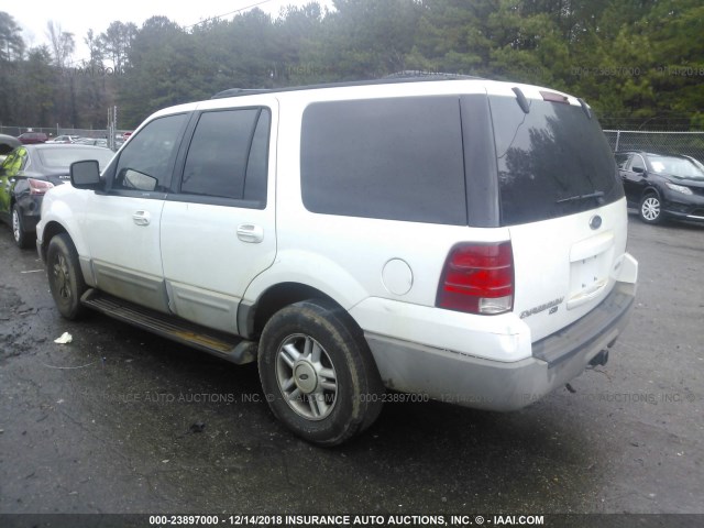 1FMRU15W73LB82860 - 2003 FORD EXPEDITION XLT WHITE photo 3