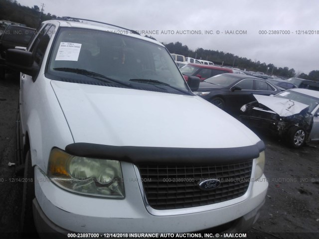 1FMRU15W73LB82860 - 2003 FORD EXPEDITION XLT WHITE photo 6
