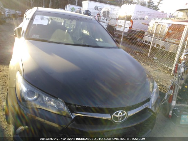 4T1BF1FK5FU478398 - 2015 TOYOTA CAMRY LE/XLE/SE/XSE GRAY photo 6