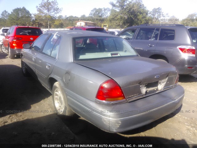 2FAFP74W5WX100558 - 1998 FORD CROWN VICTORIA LX GRAY photo 3