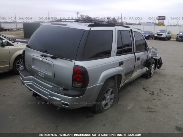 1GNDS13S252389953 - 2005 CHEVROLET TRAILBLAZER LS/LT SILVER photo 4