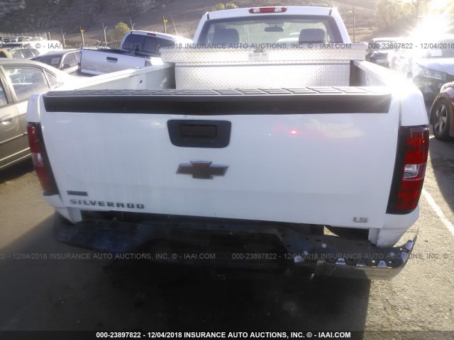 1GCNCPEA7BZ447916 - 2011 CHEVROLET SILVERADO C1500 WHITE photo 4