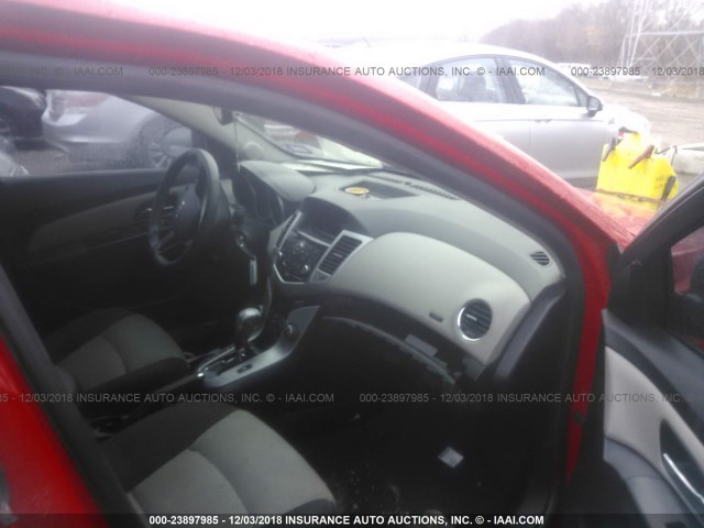 1G1PA5SH6E7371862 - 2014 CHEVROLET CRUZE LS RED photo 5