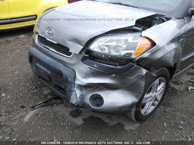 KNDJT2A26A7066360 - 2010 KIA SOUL +/!/SPORT GRAY photo 6