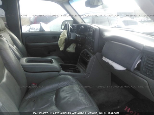 1GKEK13Z54J159990 - 2004 GMC YUKON WHITE photo 5