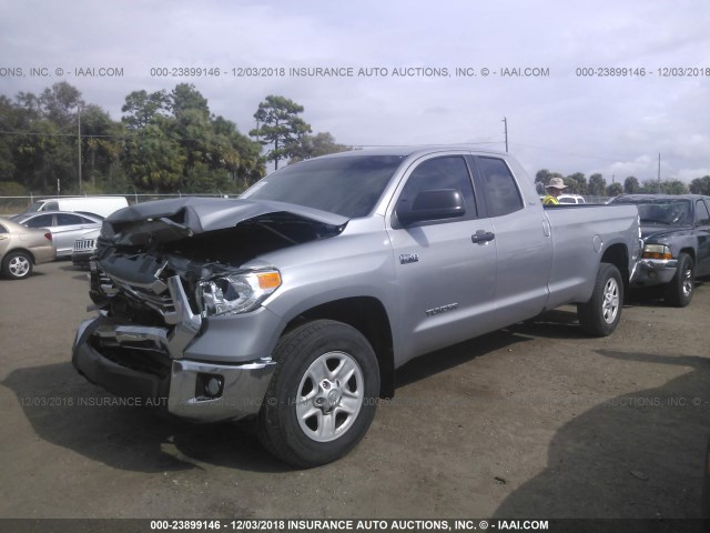 5TFTW5F16HX009474 - 2017 TOYOTA TUNDRA DOUBLE CAB SR/SR5 SILVER photo 2