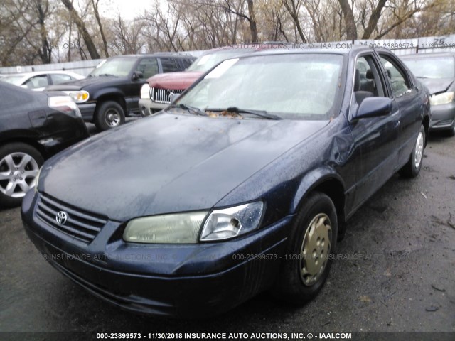JT2BG22KXX0309055 - 1999 TOYOTA CAMRY LE/XLE BLUE photo 2