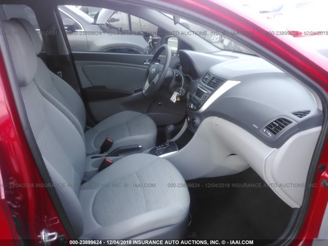 KMHCT4AE9HU229749 - 2017 HYUNDAI ACCENT SE RED photo 5