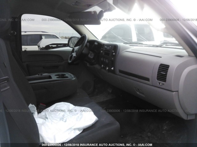 1GCNCPEX0CZ188224 - 2012 CHEVROLET SILVERADO C1500 WHITE photo 5